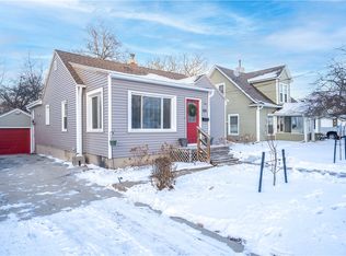 1021 Pleasant View Dr, Des Moines, IA 50315