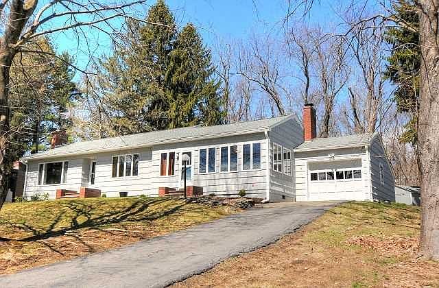 14 Country Club Dr, Red Hook, NY 12571 | Zillow