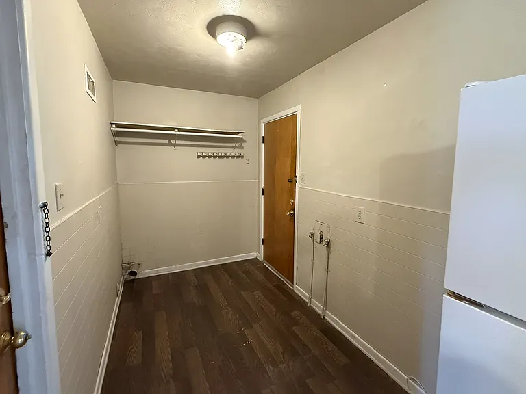 604 N Powell St — Photo 5