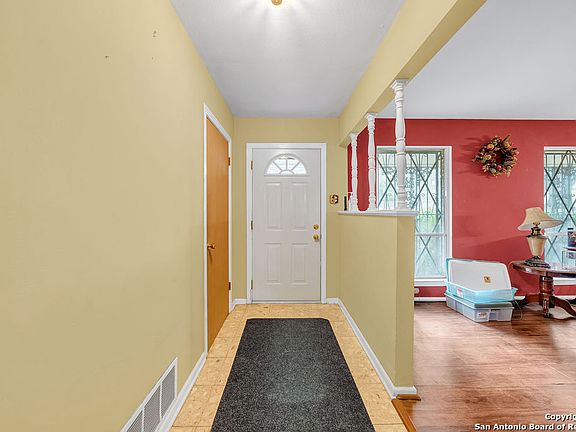 5th image of 3923 Longridge Dr