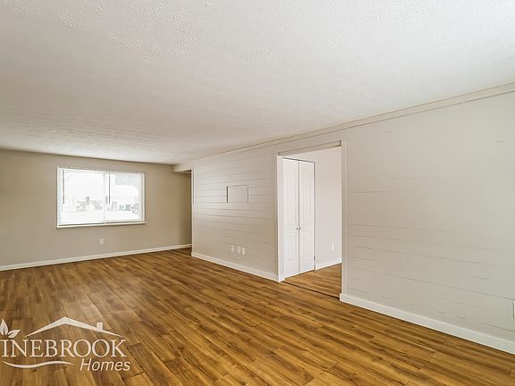 4th image of 1800 Wittenberg Dr