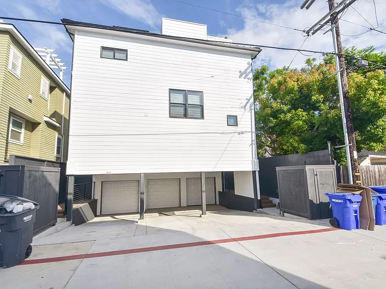 924 D Avenue — Photo 34