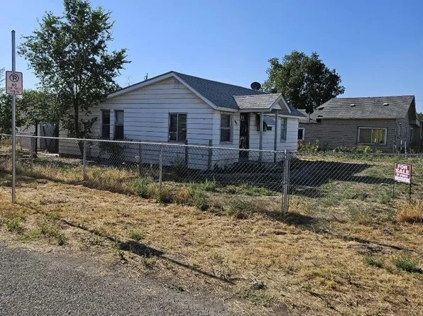 298 NE 2nd St, Ontario, OR 97914