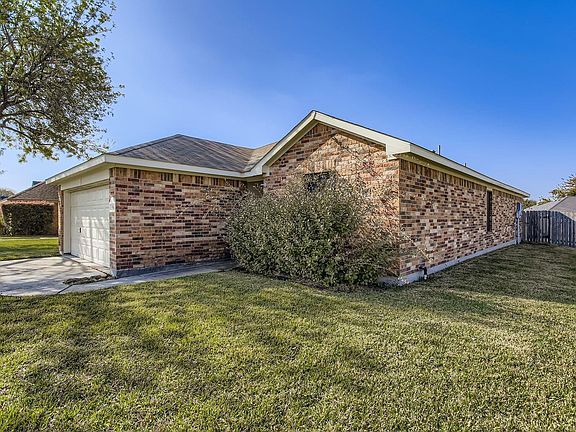 2nd image of 13560 Lake Breeze Ln
