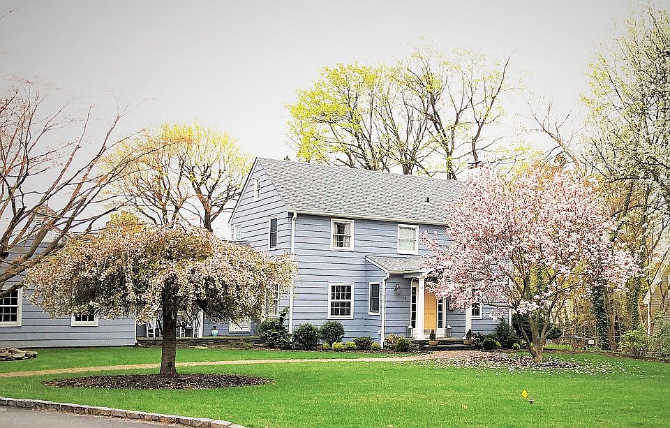1st image of 15 Highland Ave