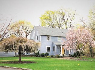 15 Highland Ave, Sea Cliff, NY 11579