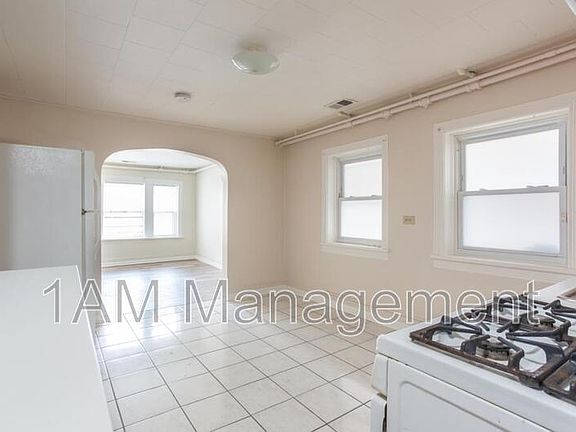 4th image of 3228 N Lawndale Ave