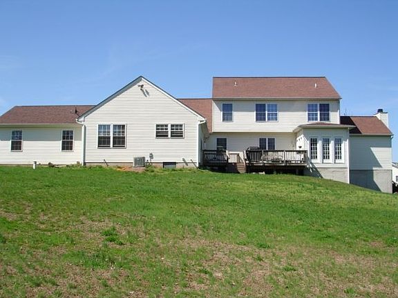 Back (Left is 2nd garage and in law suite)