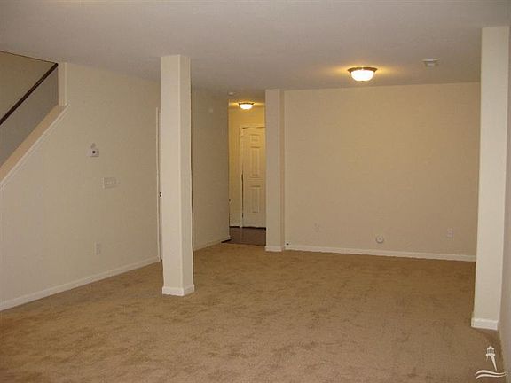3rd image of 1006 Lake Jones Dr