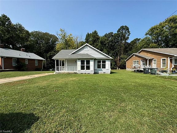 3rd image of 1607 Upland Dr