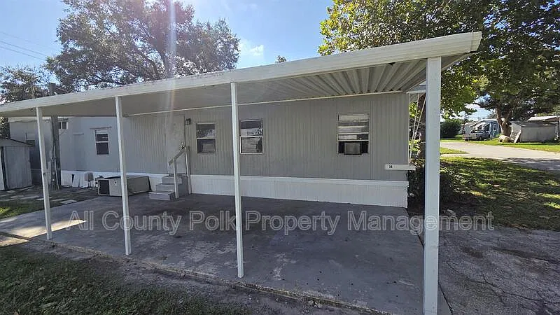 2 bed, 1.5 bath, 648 sqft, $995 — Photo 2