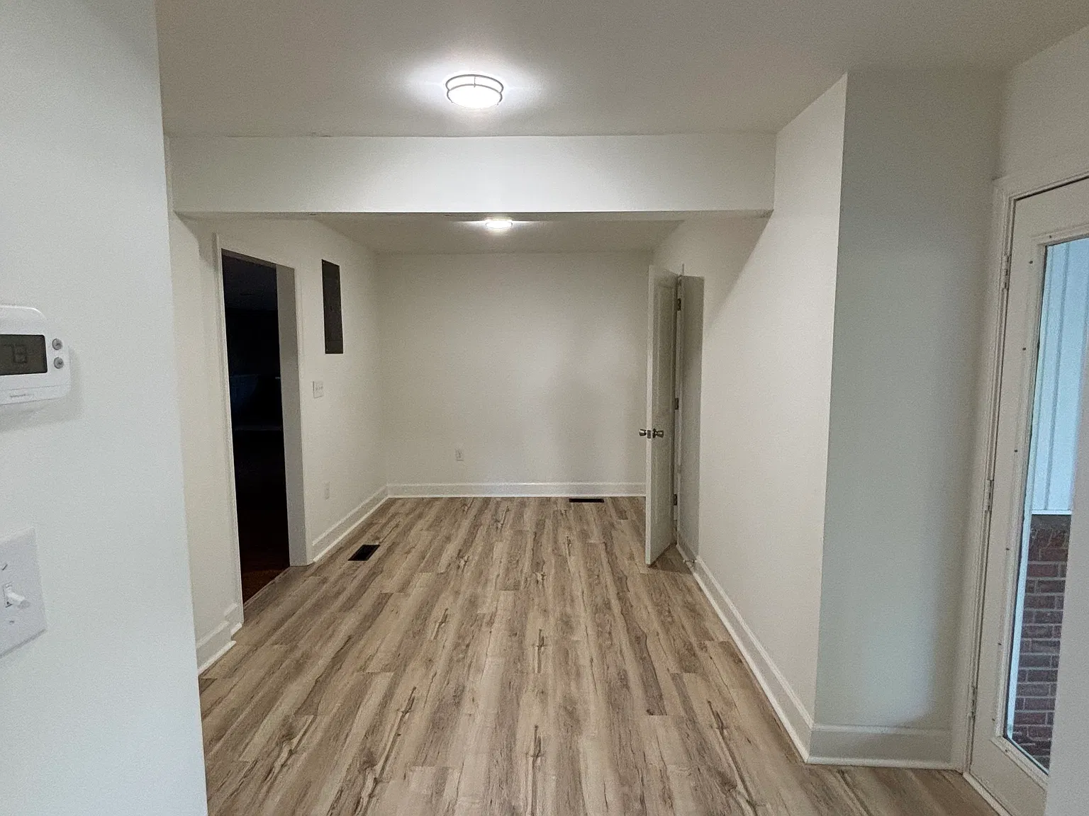 4 bed, 2.5 bath, 2705 sqft, $2,850 — Photo 2