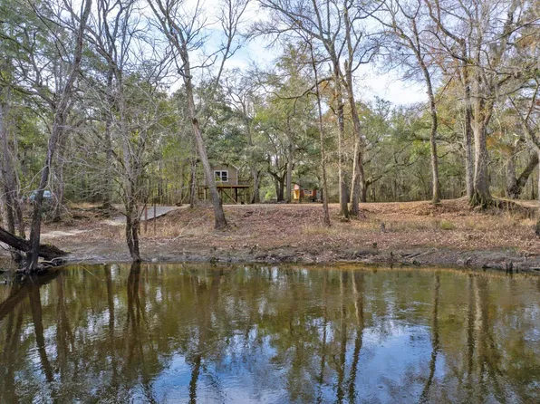 519 Meeting House Ln, Cottageville, SC 29435