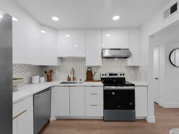2111 Latham St APT 307, Mountain View, CA 94040