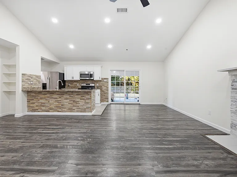 3728 Flintwood Trl — Photo 3