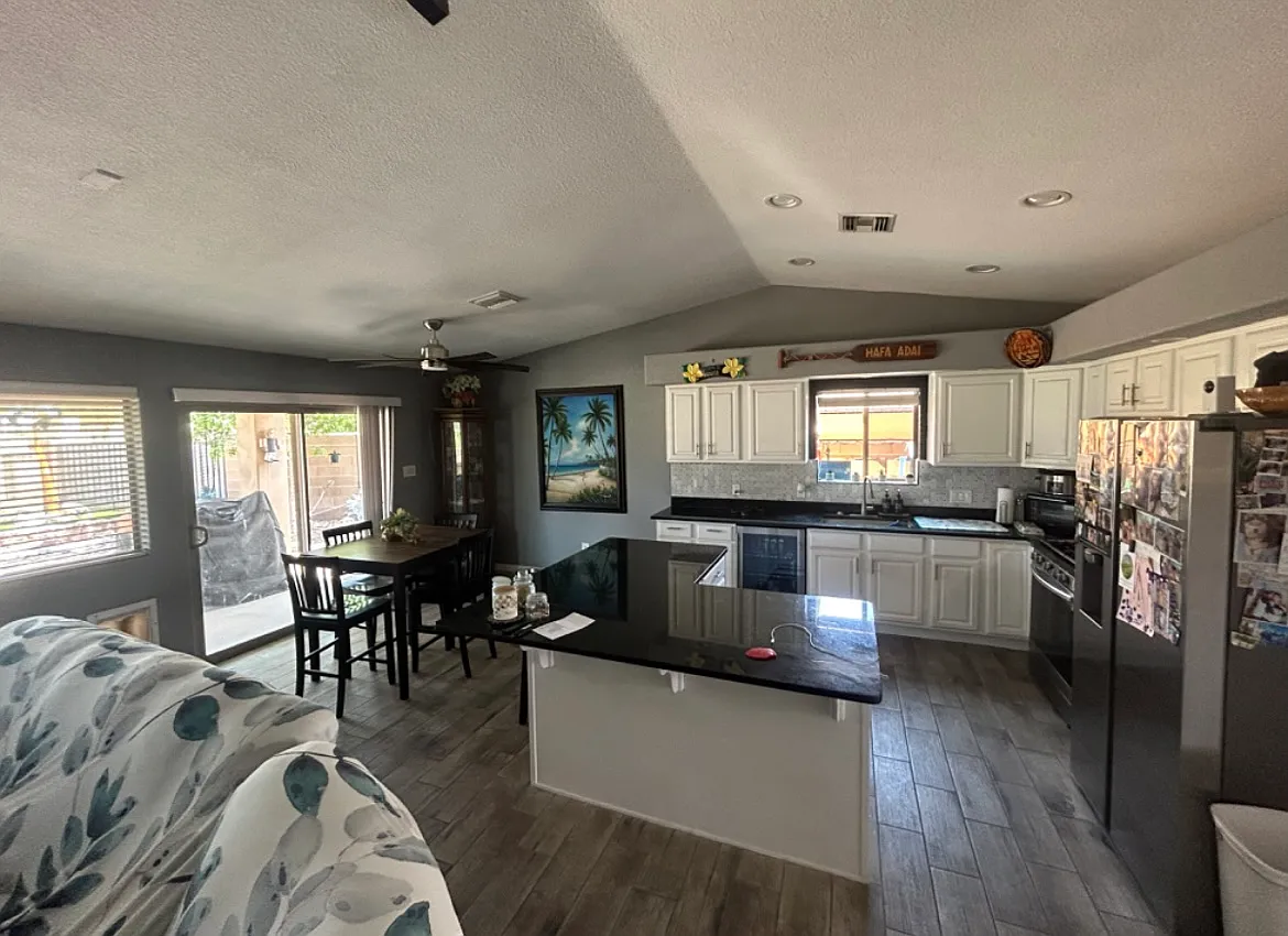 4 bed, 1471 sqft, $2,400 — Photo 2