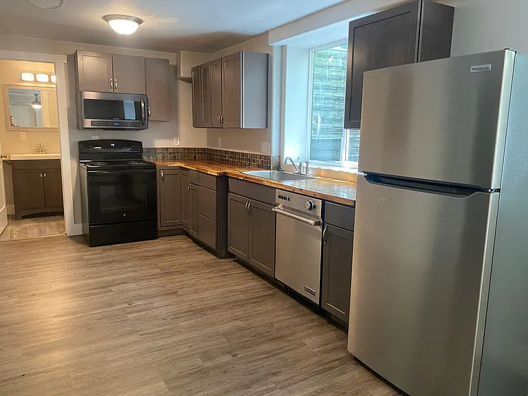 60 E Dogwood St — Photo 4