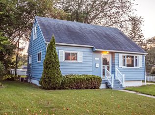 919 Pendleton Dr, Lansing, MI 48917