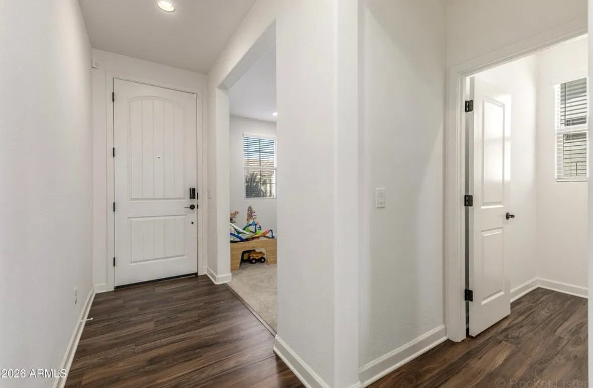 3 bed, 2.5 bath, 2331 sqft, $2,750 — Photo 4