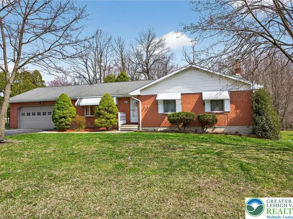 811 Hawthorne Ln, Pen Argyl, PA 18072