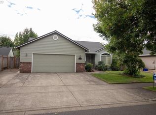 624 63rd St, Springfield, OR 97478