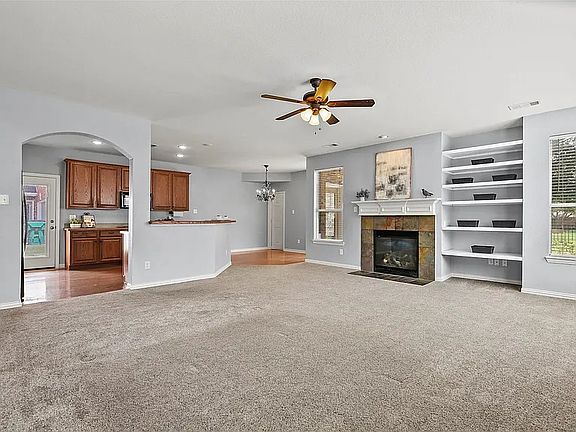 3rd image of 2653 Dunbar Dr