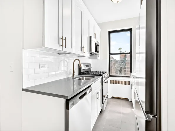 190 East Mosholu Parkway South image 15 of 36