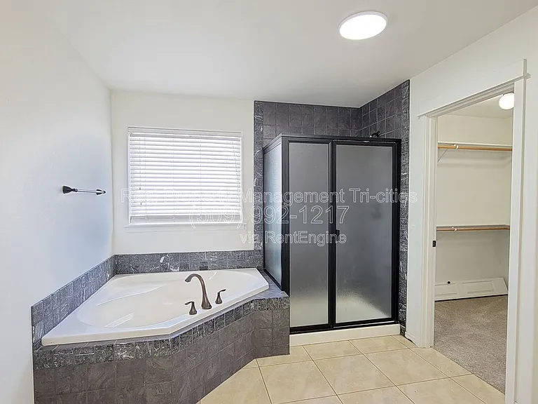 5017 Laredo Dr — Photo 11