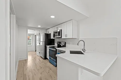 36 SE 13th Ter Photo 1