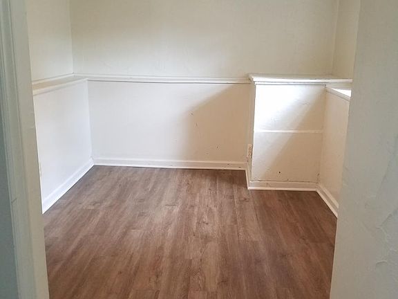 Office/bedroom/extra room.