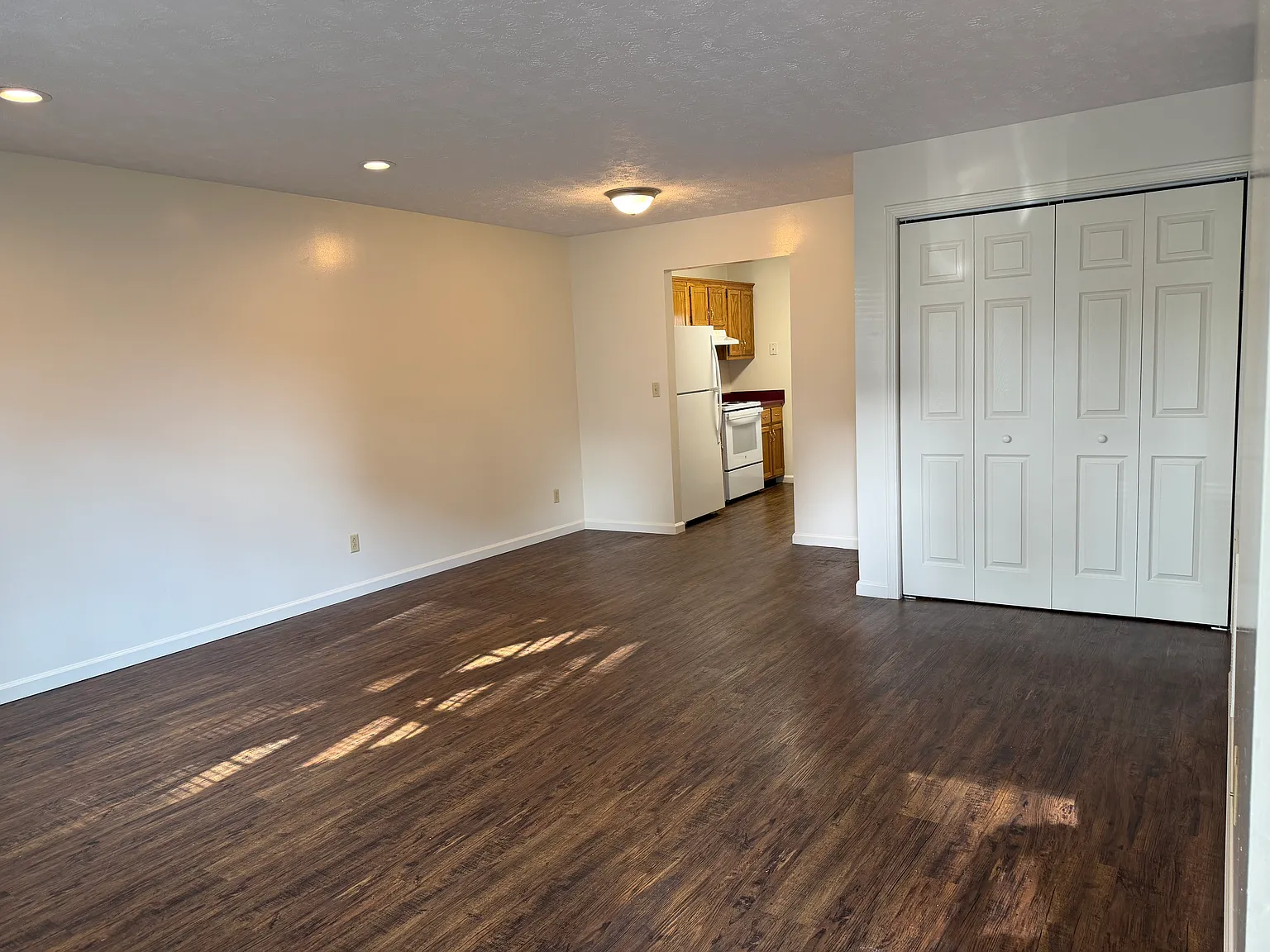 2 bed, 1.5 bath, 900 sqft, $900 — Photo 4