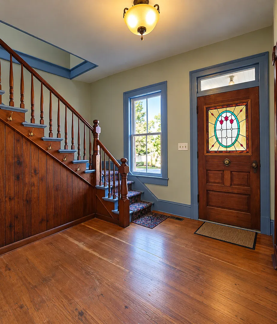 3 Bedrooms | 2 Bathrooms | Water Views | Historic Uptown Port Townsend — Photo 4