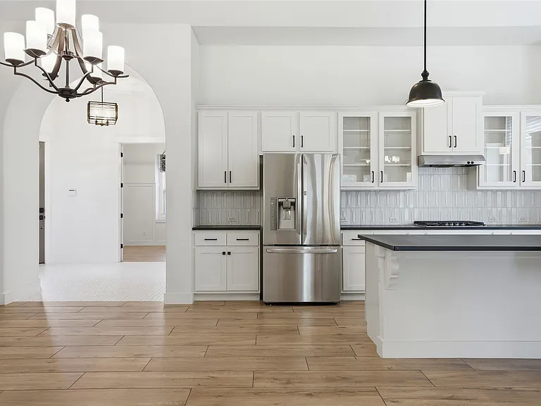 70 Santa Maria St — Photo 15