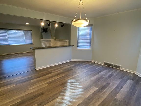 4th image of 1432 McFarland Rd