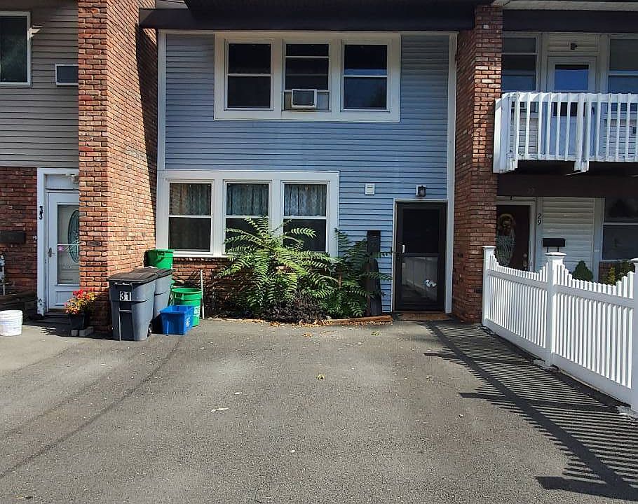 1st image of 31 Coolidge St Floor 1