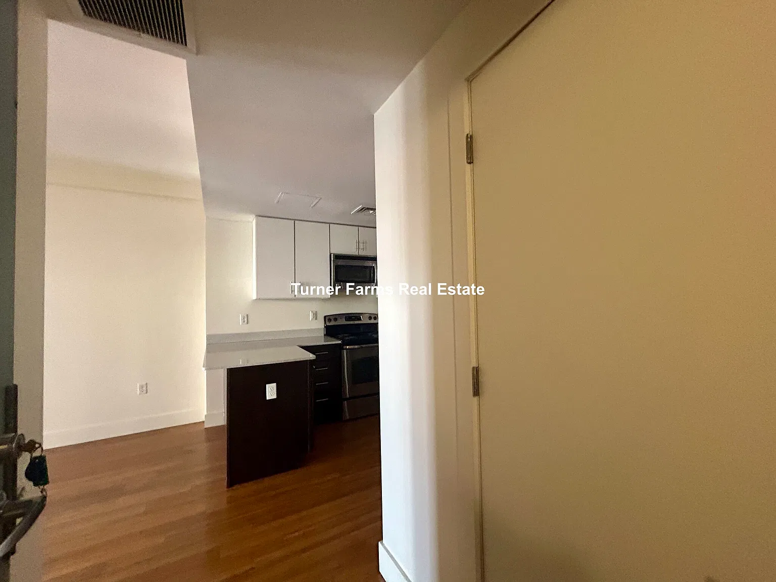 2 bed, 8888 sqft, $3,900 — Photo 3