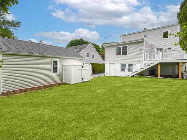 15 Locust Street, Valhalla, NY 10595