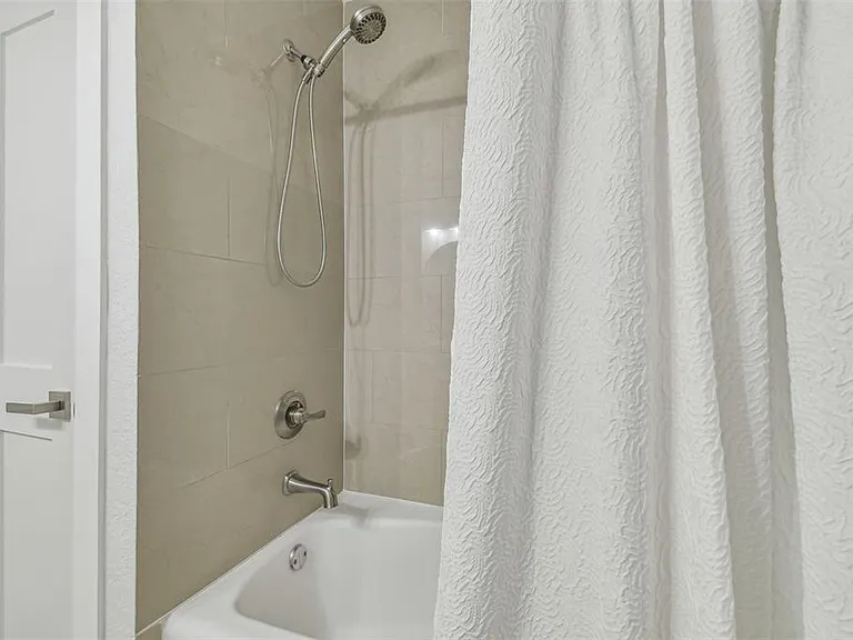 3922 Fontainebleau Dr — Photo 31