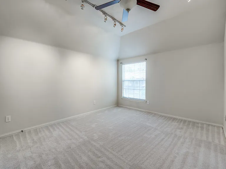 6428 Glenhollow Dr — Photo 22