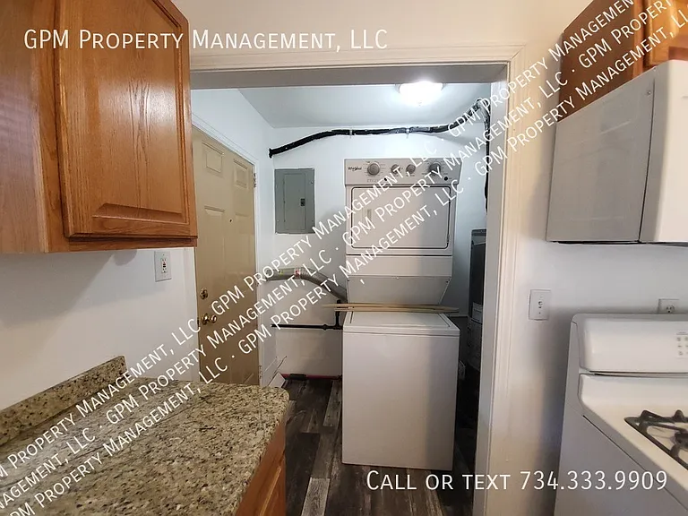 11764 Syracuse St — Photo 7