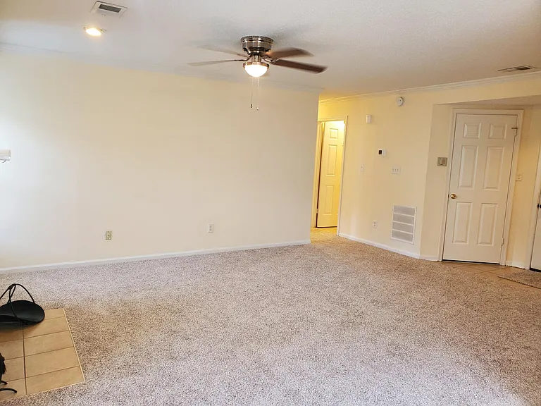 516 Thorncliff Dr #101 — Photo 7
