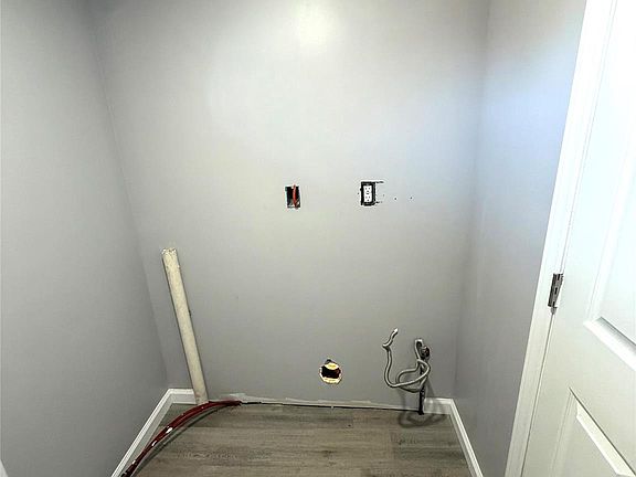 5th image of 212 Huffman Rd