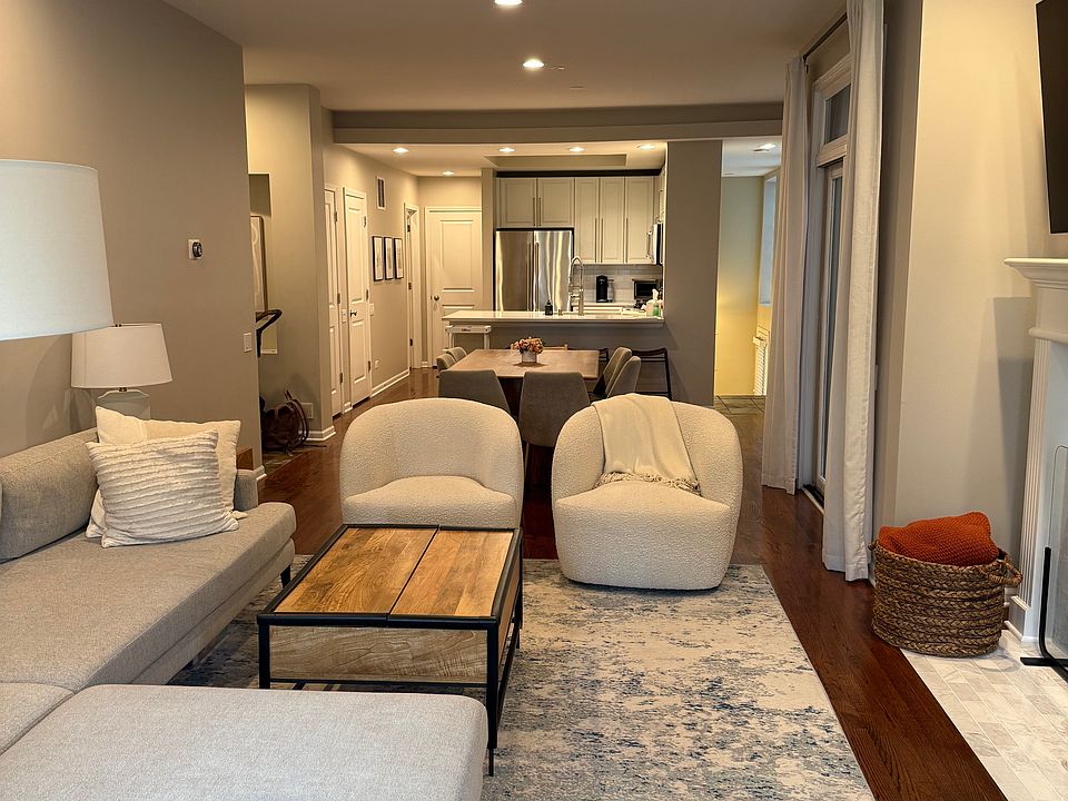 1st image of 2031 W Pierce Ave APT 1B