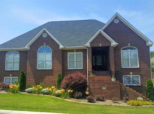 609 Meadow Ridge Dr, Birmingham, AL 35242