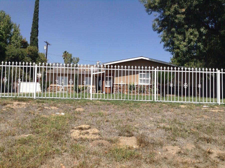 1st image of 1758 Foothill Dr