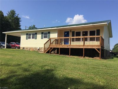 702 N Main St, Dobson, NC, 27017