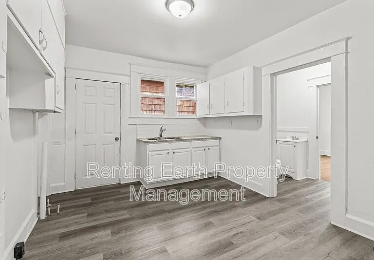 1724 30th St — Photo 13