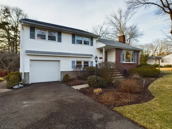 560 Northern Pkwy, Ridgewood Village, NJ 07450