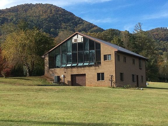 Southern facing-3 season rm