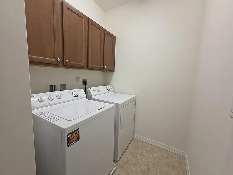 4507 Mediterranean Cir — Photo 12
